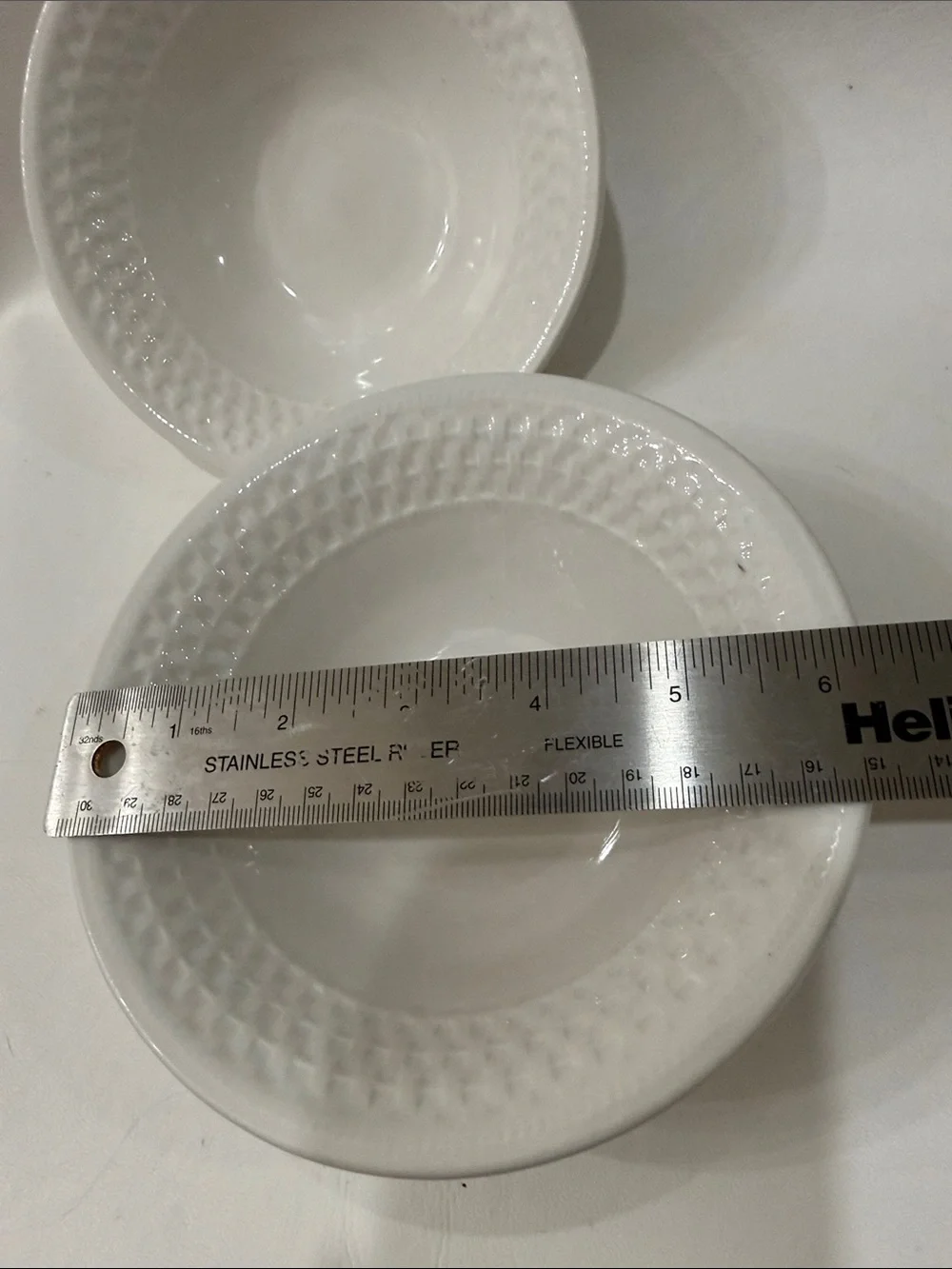 Oneida Gourmet Wicker Basket Weave White Textured Ceramic Serving Bowls Set Of 2